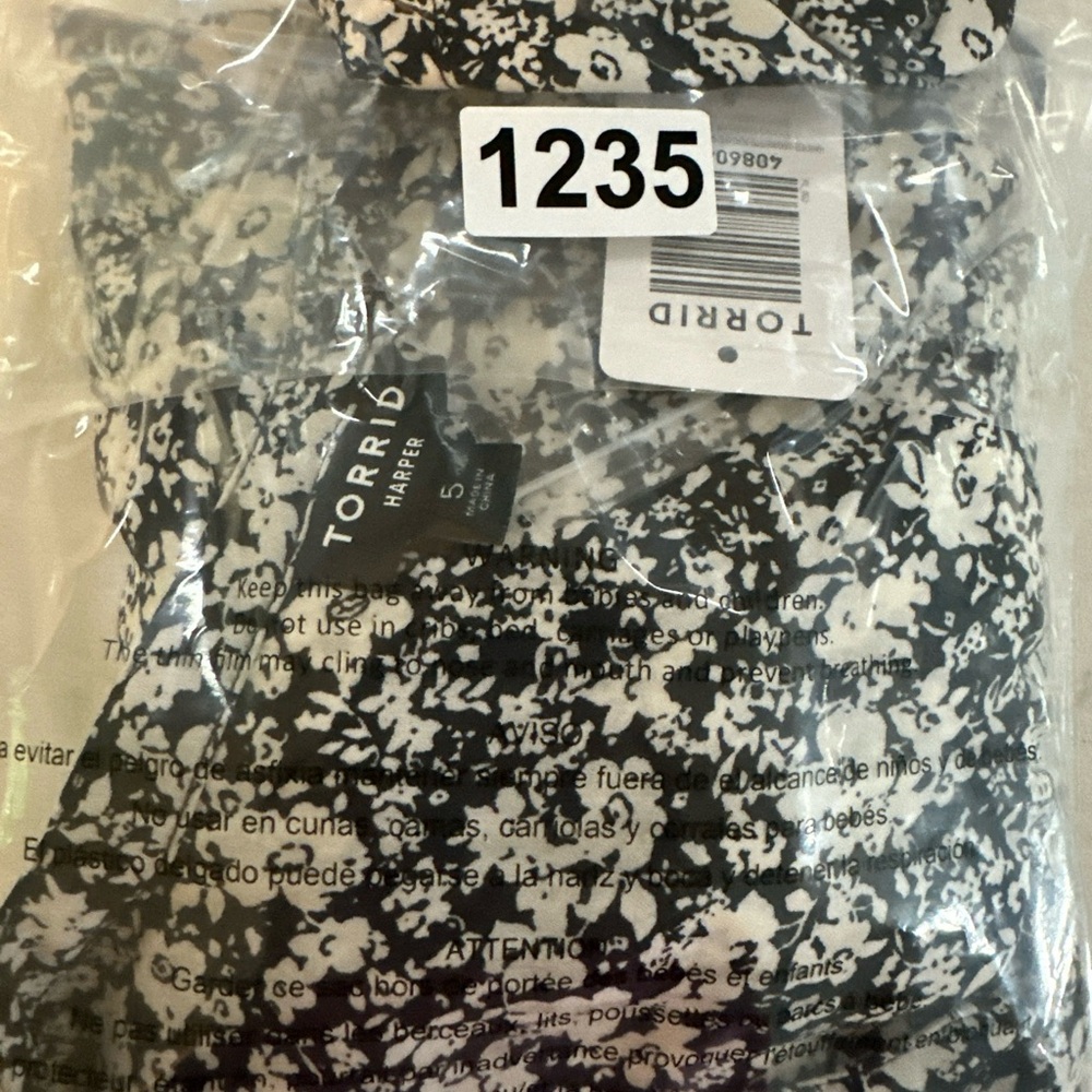 Torrid‎ NWT Harper Georgette Ruched ShortSleeve Blouse Rorschach Floral Size 5X - Picture 14 of 14
